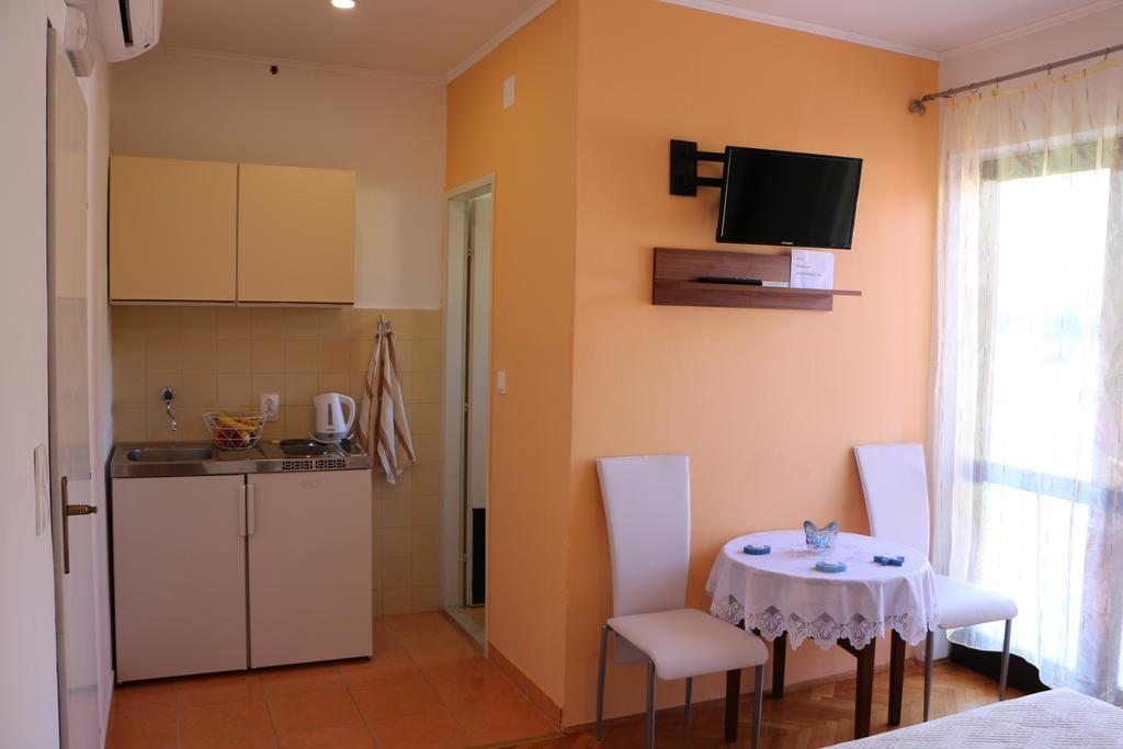 Apartments Milatic Jelsa  Exterior foto