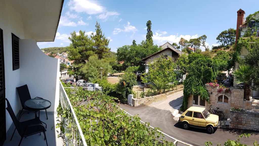 Apartments Milatic Jelsa  Exterior foto